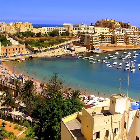 Premier Seafront Living: Ultra-luxury In דירה *