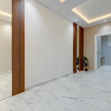 Premier Seafront Living: Ultra-luxury In Apartament *