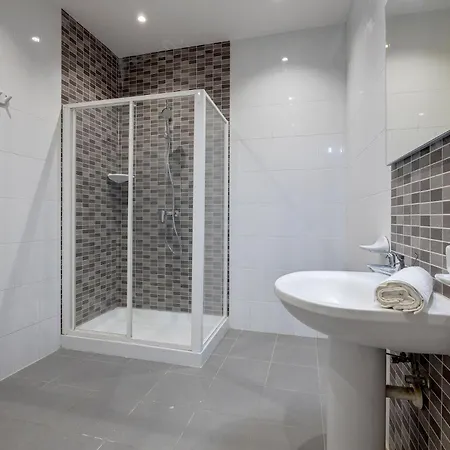 Premier Seafront Living: Ultra-luxury In *