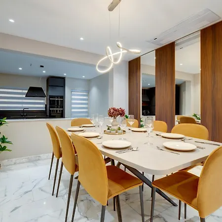 Premier Seafront Living: Ultra-luxury In Apartament