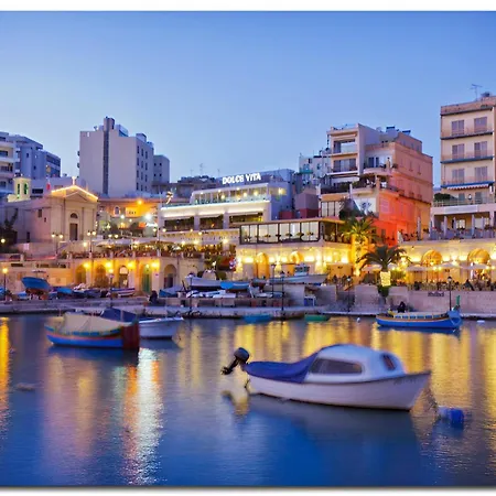 Premier Seafront Living: Ultra-luxury In