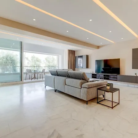 Premier Seafront Living: Ultra-luxury In *